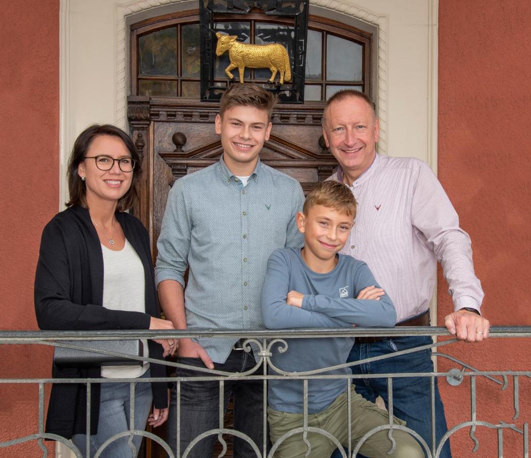 Gasthof Zum Goldenen Lamm Wettelsheim ภายนอก รูปภาพ